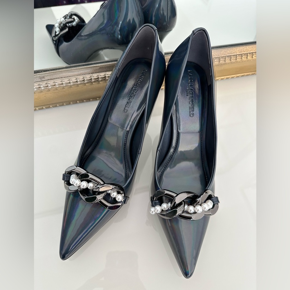 Karl Lagerfeld Paris Shea Chain Trim Pumps